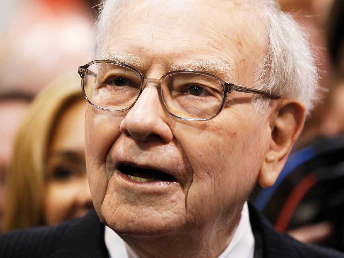 ‘the-s&p-500-is-incredibly-dangerous’:-why-warren-buffett’s-favorite-valuation-indicator-is-flashing-a-warning-for-stocks