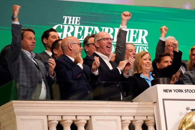 stock-market-today:-asian-shares-are-mixed-after-wall-street-breaks-losing-streak