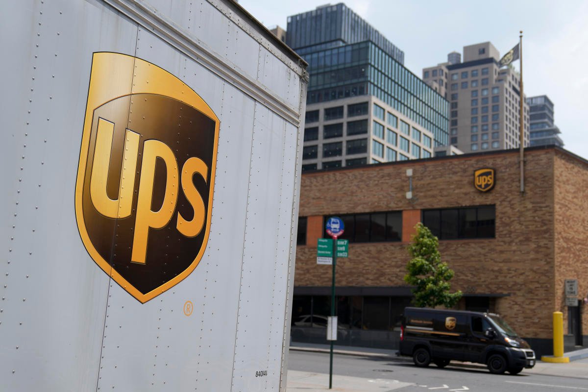 ups-boosts-volume-in-us-for-first-time-since-2022,-but-profit-and-revenue-slide