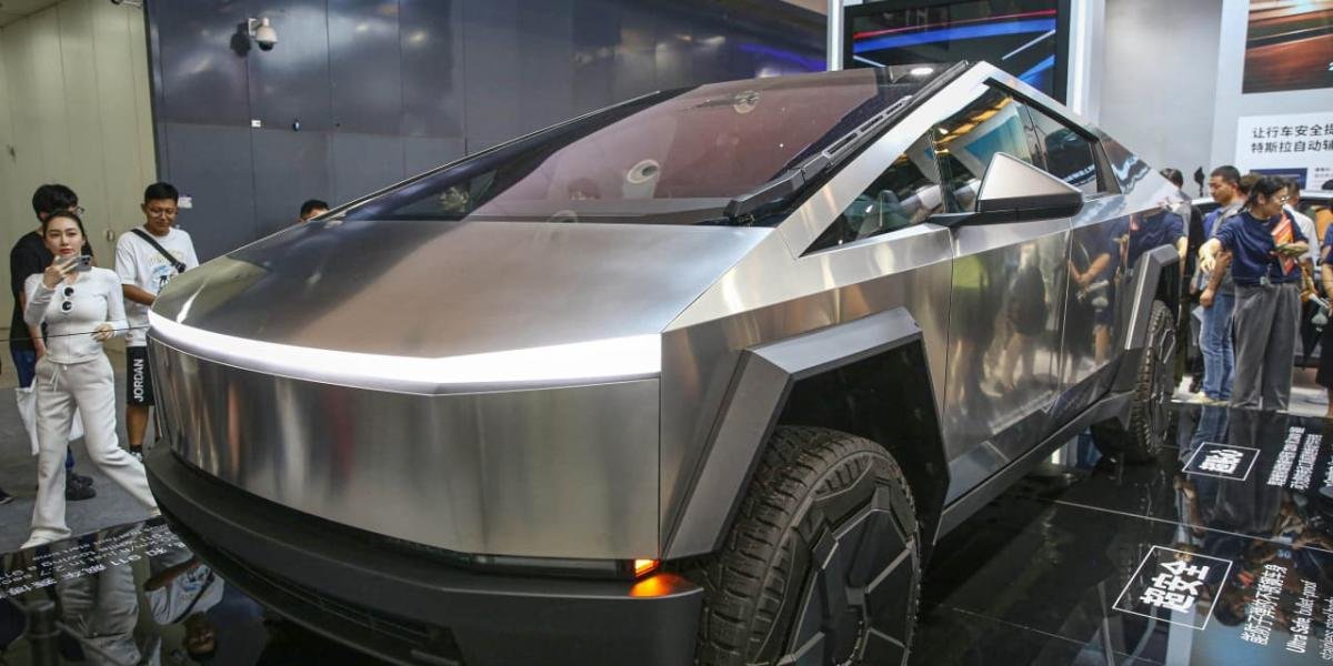 tesla’s-earnings-fell-short-the-stock-is-falling.