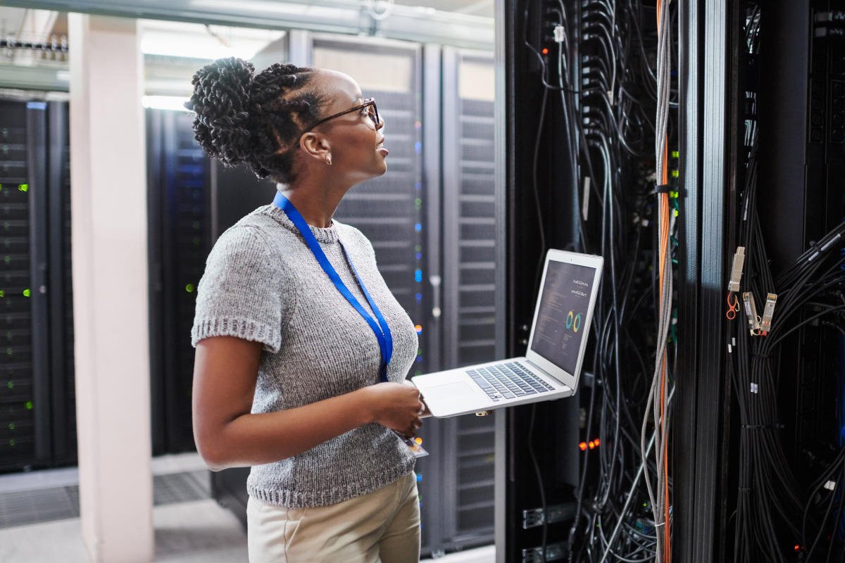 cathie-wood-says-software-is-the-next-big-ai-opportunity-—-2-super-stocks-you’ll-wish-you’d-bought-today-if-she’s-right