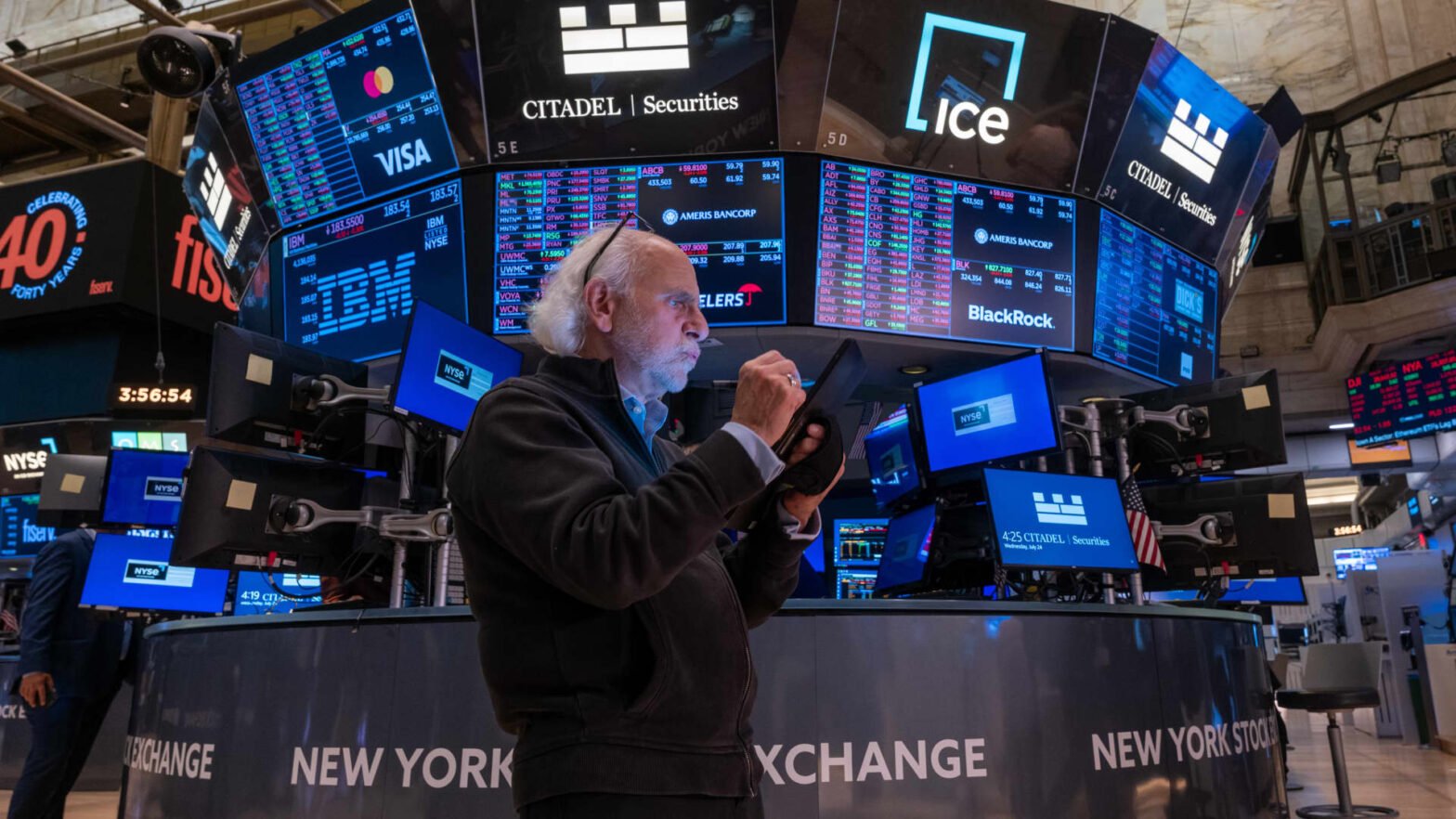 stock-futures-rise-after-s&p-500,-nasdaq-post-worst-day-since-2022:-live-updates