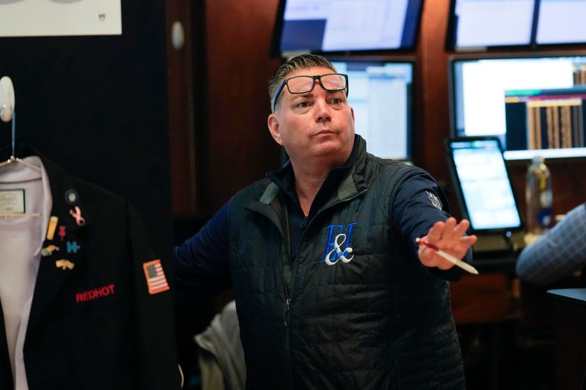 stock-market-news-today:-stocks-wobble-to-kick-off-huge-week-for-markets