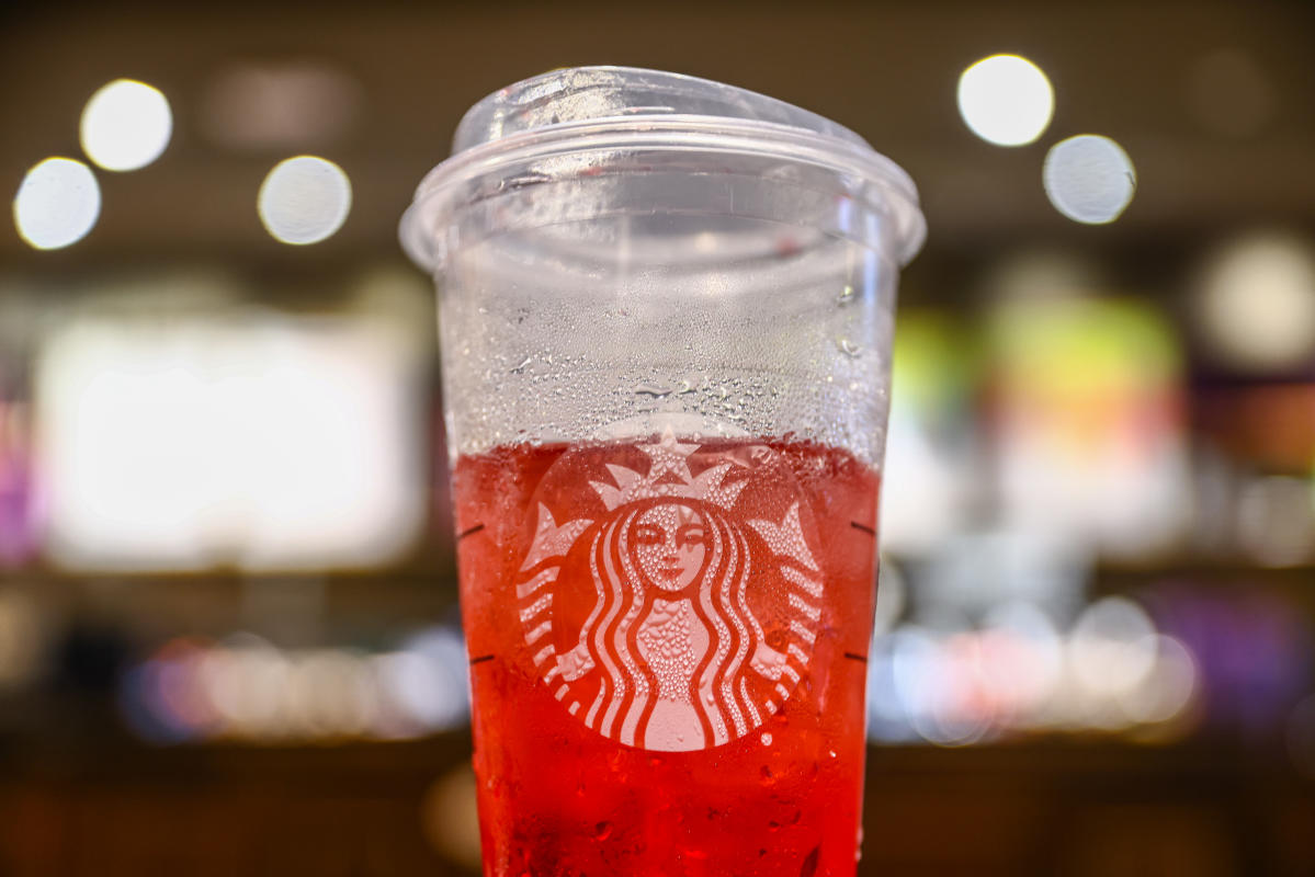 starbucks-reports-another-quarter-of-declining-sales,-reaffirms-guidance