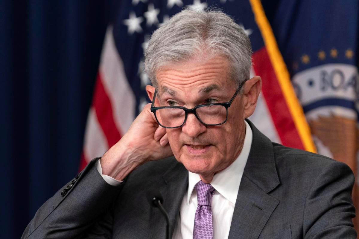 new-data-highlights-emerging-cracks-in-the-economy-as-fed-debates-rate-cut