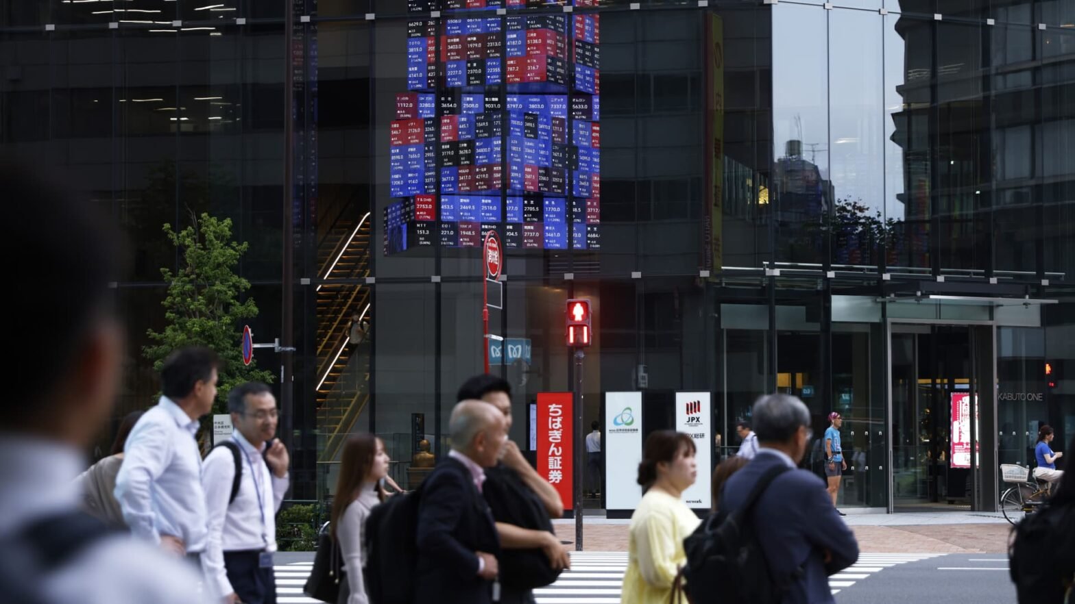 japan’s-nikkei-set-for-near-4%-plunge-with-asia-markets-poised-to-open-lower-after-wall-street-sell-off