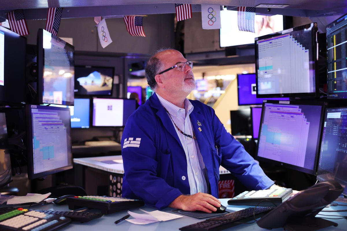 asian-stocks-to-echo-us-decline-as-bonds-rally:-markets-wrap