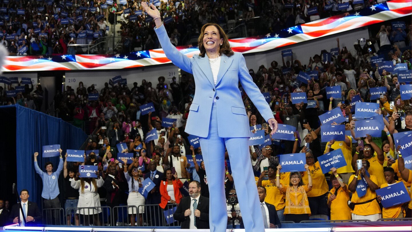 harris-campaign-plans-a-call-with-supporters-as-democratic-delegates-vote-on-nomination
