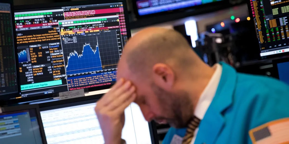stocks-crash-on-recession-fears-as-the-‘fed-is-seizing-defeat-from-the-jaws-of-victory’