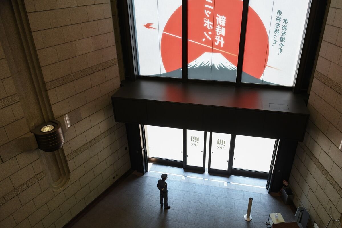 intensifying-yen-rally-sinks-japan-stocks,-rattles-global-market