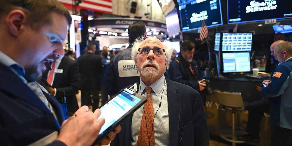 us-stocks-tumble-as-part-of-global-market-sell-off