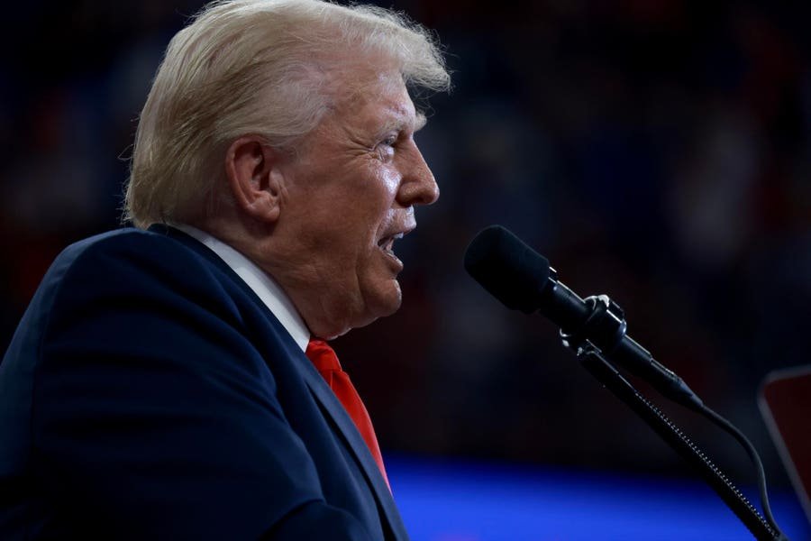 ‘kamala-crash’:-trump-blames-harris-for-stock-market-downturn