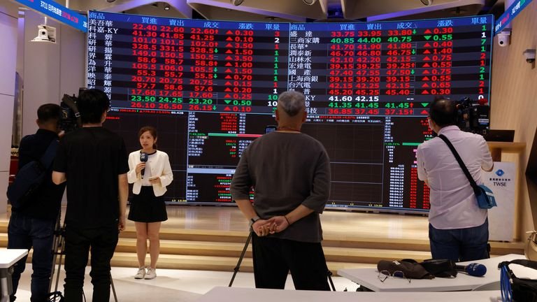 asia’s-markets-rebound-after-worldwide-plunge-on-monday-amid-us-recession-fears