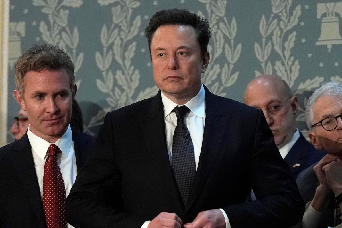 elon-musk’s-x-sues-advertisers-over-alleged-‘massive-advertiser-boycott’-after-twitter-takeover