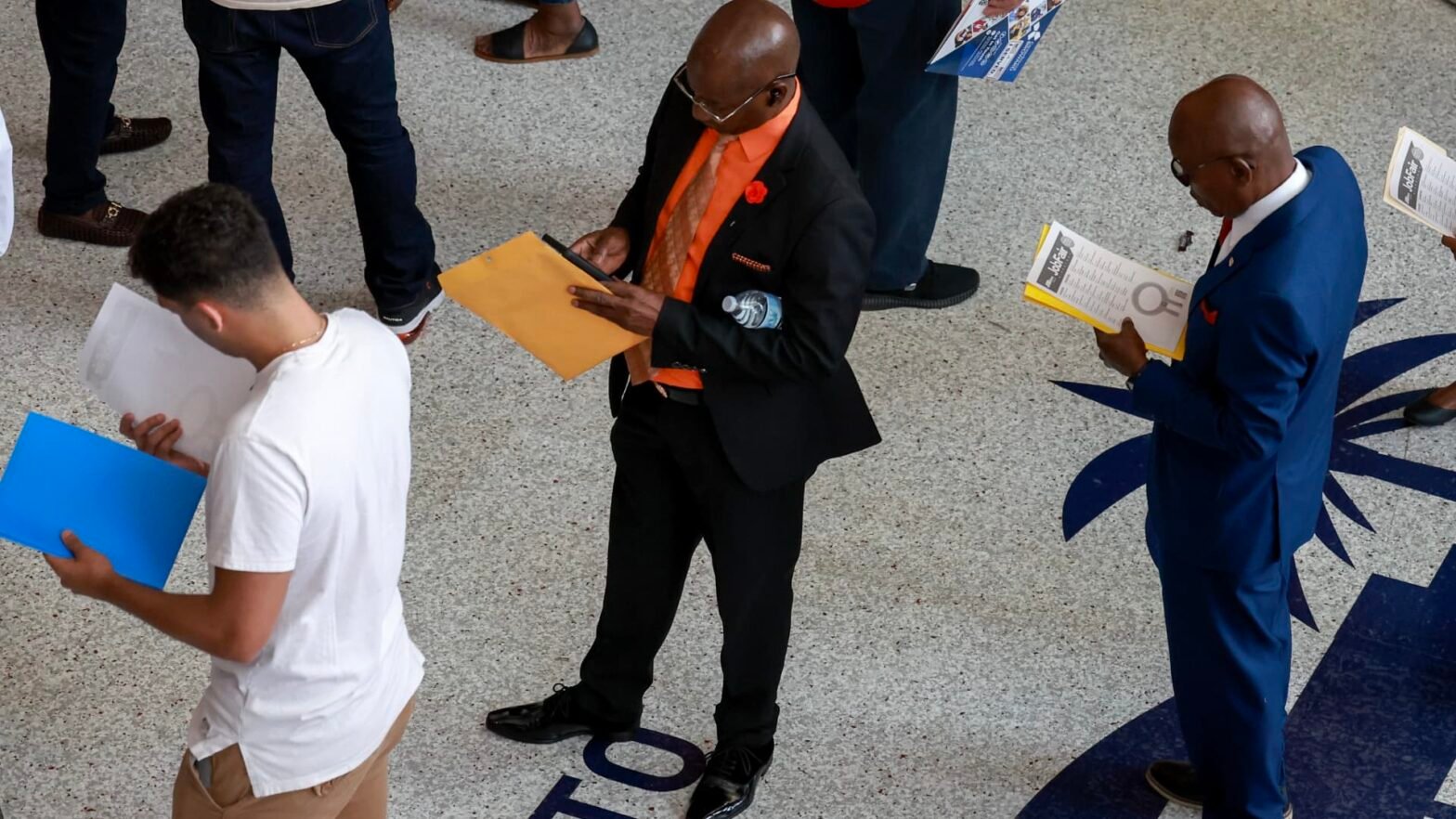 5-things-to-know-before-the-stock-market-opens-friday