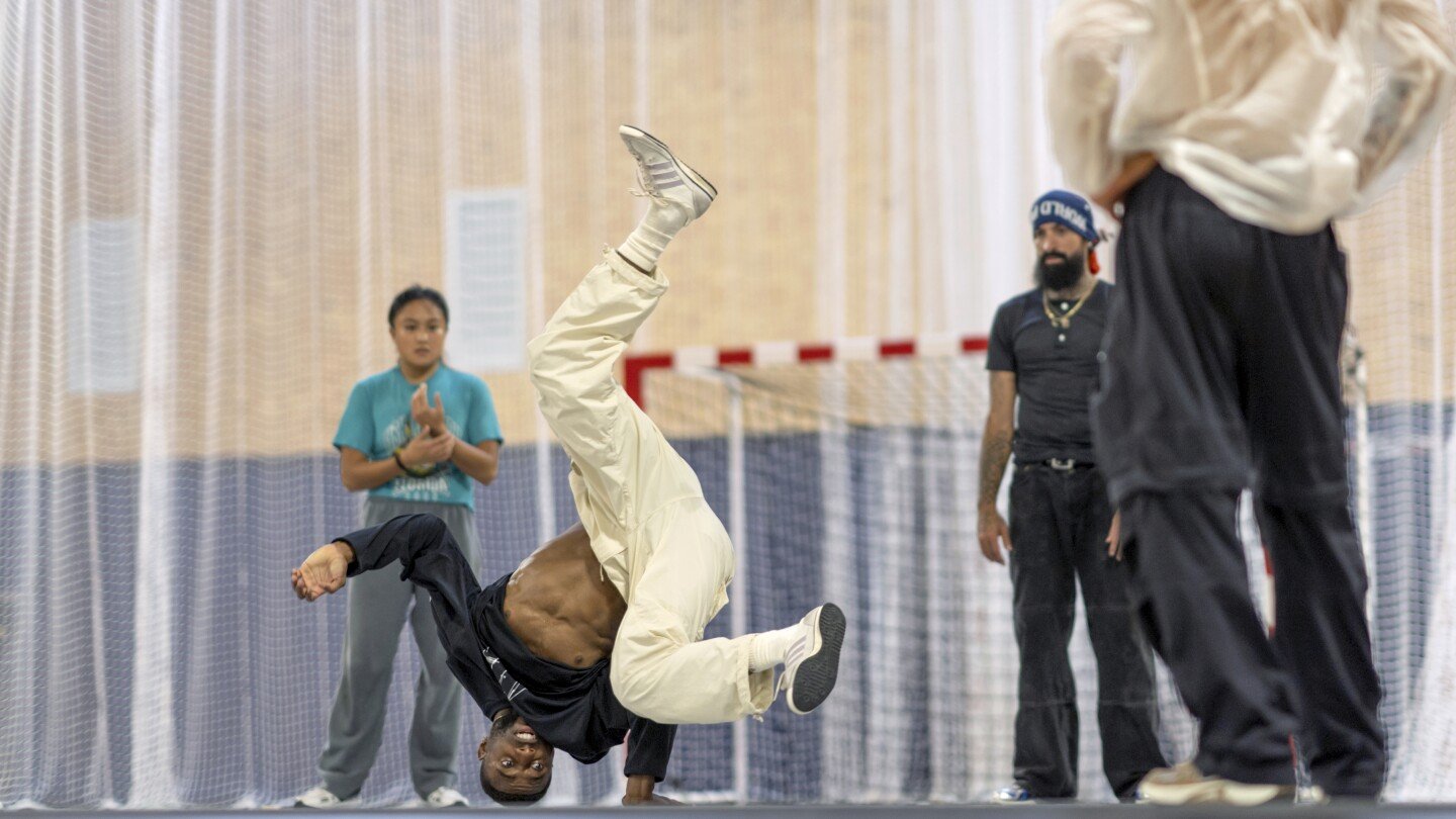 it’s-all-about-style-and-individuality-as-the-world’s-best-breakers-take-the-olympic-stage