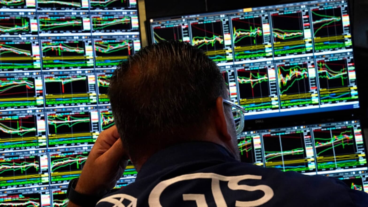 wells-fargo-says-buy-stocks,-not-the-stock-market-now.-here’s-its-bargain-list