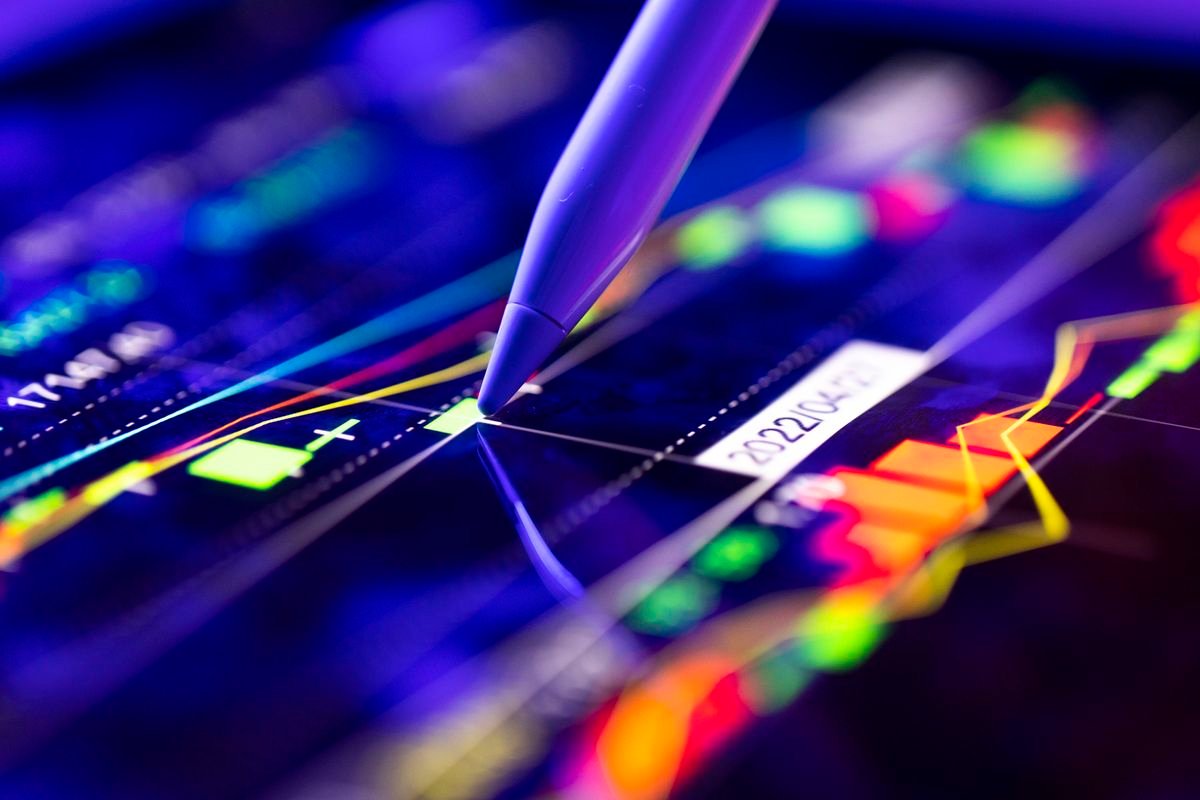 stock-market-today:-stocks-end-wild-week-with-a-win