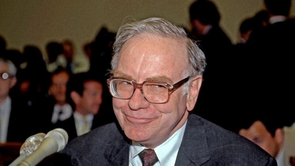 warren-buffett-says-the-insurance-business-is-very-tempting:-‘somebody-hands-you-money-and-you-hand-them-a-little-piece-of-paper’