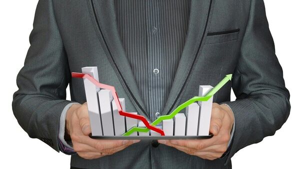 market-turmoil-revives-age-old-question:-should-you-buy-the-dip?