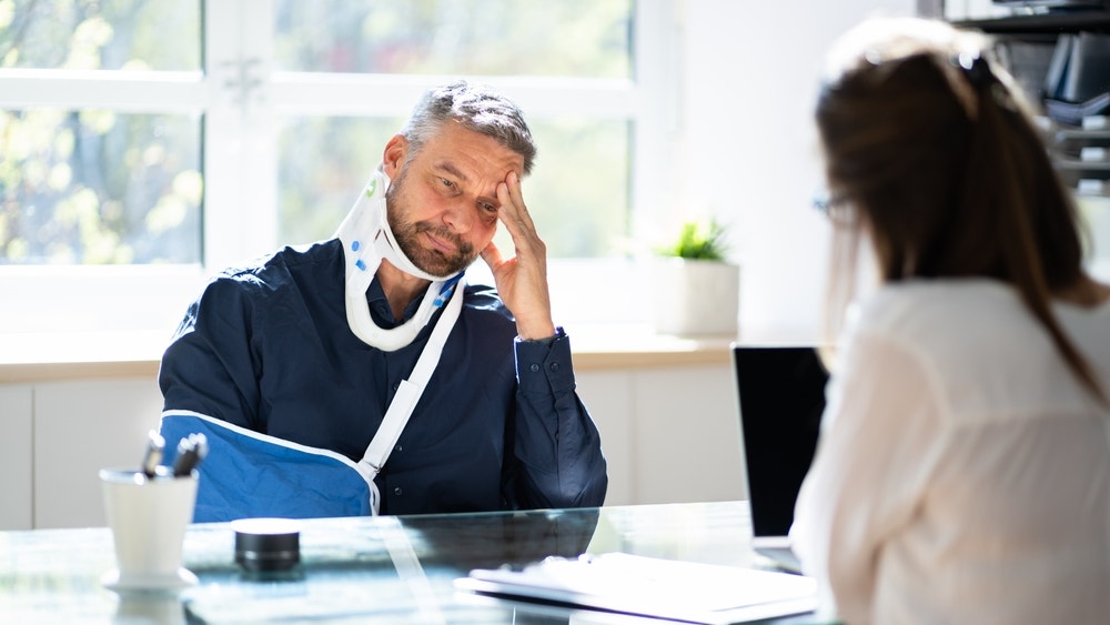 financial-guru-dave-ramsey-advises:-take-social-security-at-62,-but-this-essential-step-is-non-negotiable-for-each-payment