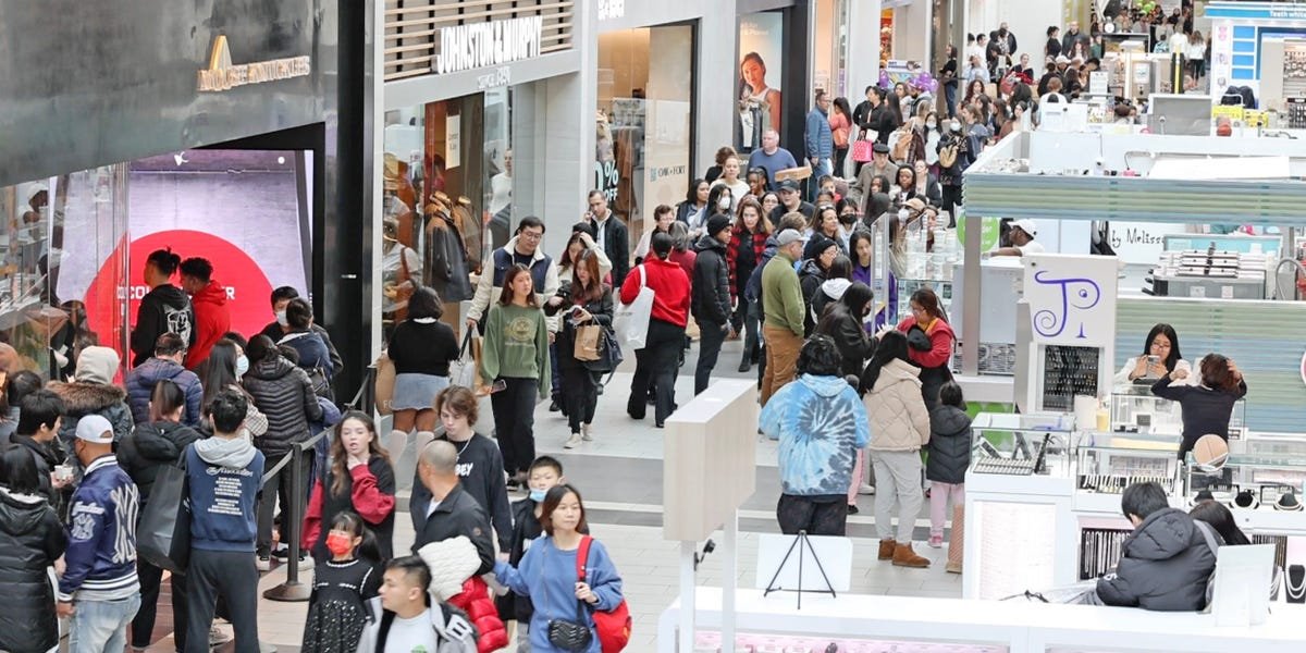 stock-market-today:-indexes-rise-after-retail-sales-boosts-confidence-on-the-consumer-and-the-economy