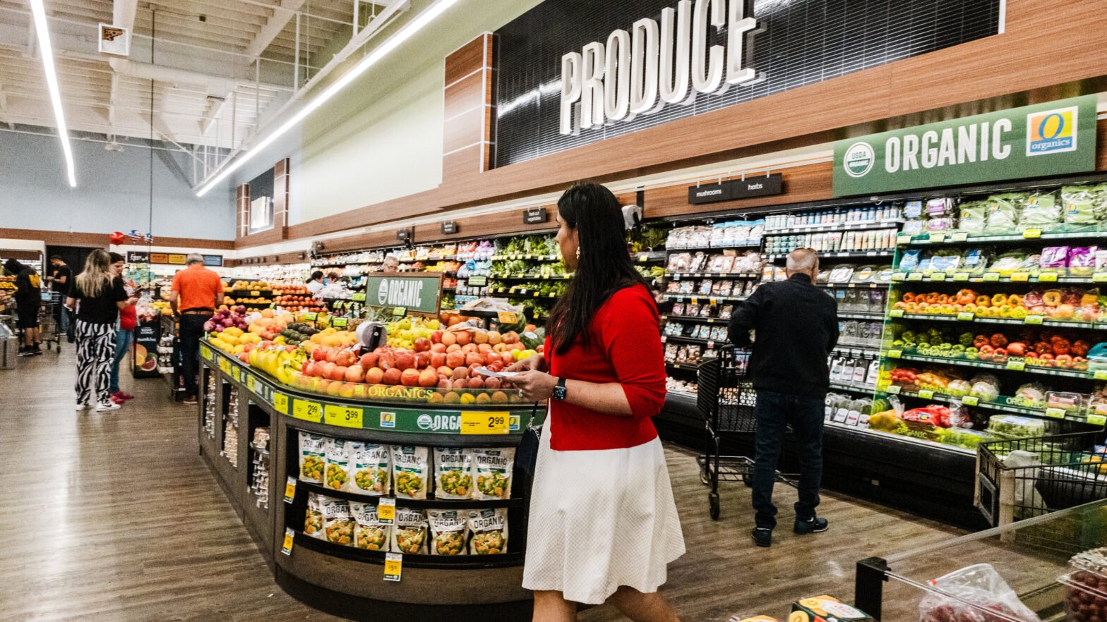 retail-sales-beat-expectations,-easing-concerns-about-the-economy