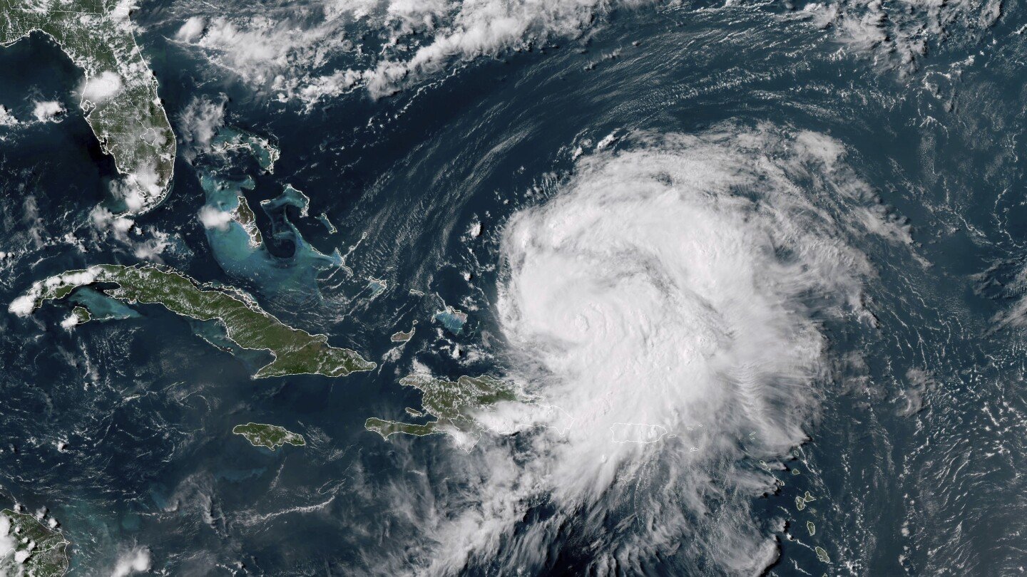 hurricane-ernesto-barrels-toward-bermuda-as-wealthy-british-territory-preps-for-storm