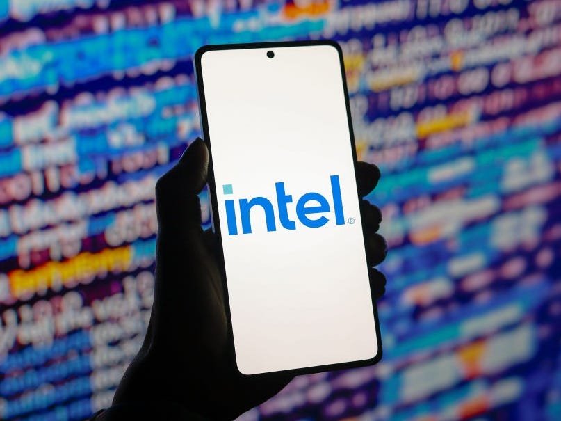 intel-is-having-a-meme-stock-moment-4-retail-investors-explain-why-they’re-betting-on-the-chipmaker.