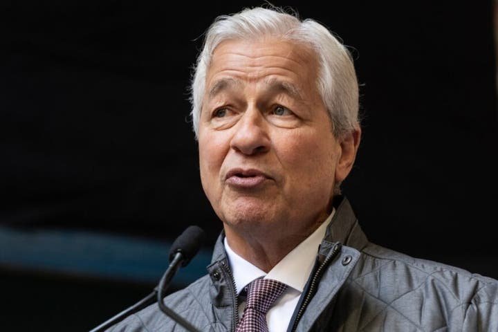 jamie-dimon-supports-‘warren-buffett-rule’-of-taxing-the-rich,-he-says-it-will-fix-america’s-debt-problem-—-‘i-would-spend-the-money-that-helps-make-it-a-better-country’