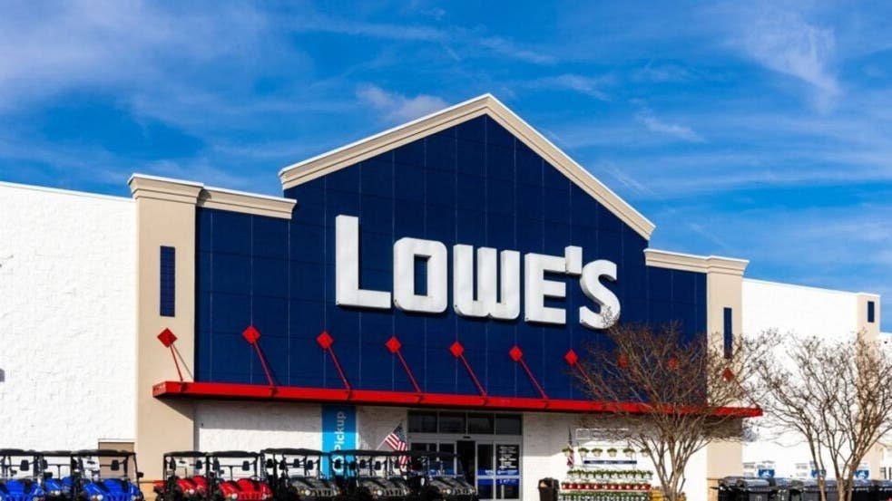 how-to-earn-$500-a-month-from-lowe’s-stock-ahead-of-q2-earnings-report