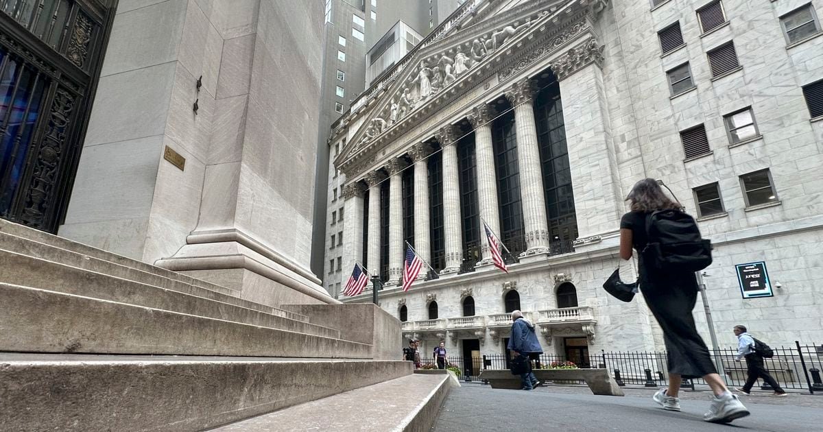 stock-market-today:-wall-street-hangs-near-its-records-after-an-8-day-winning-streak