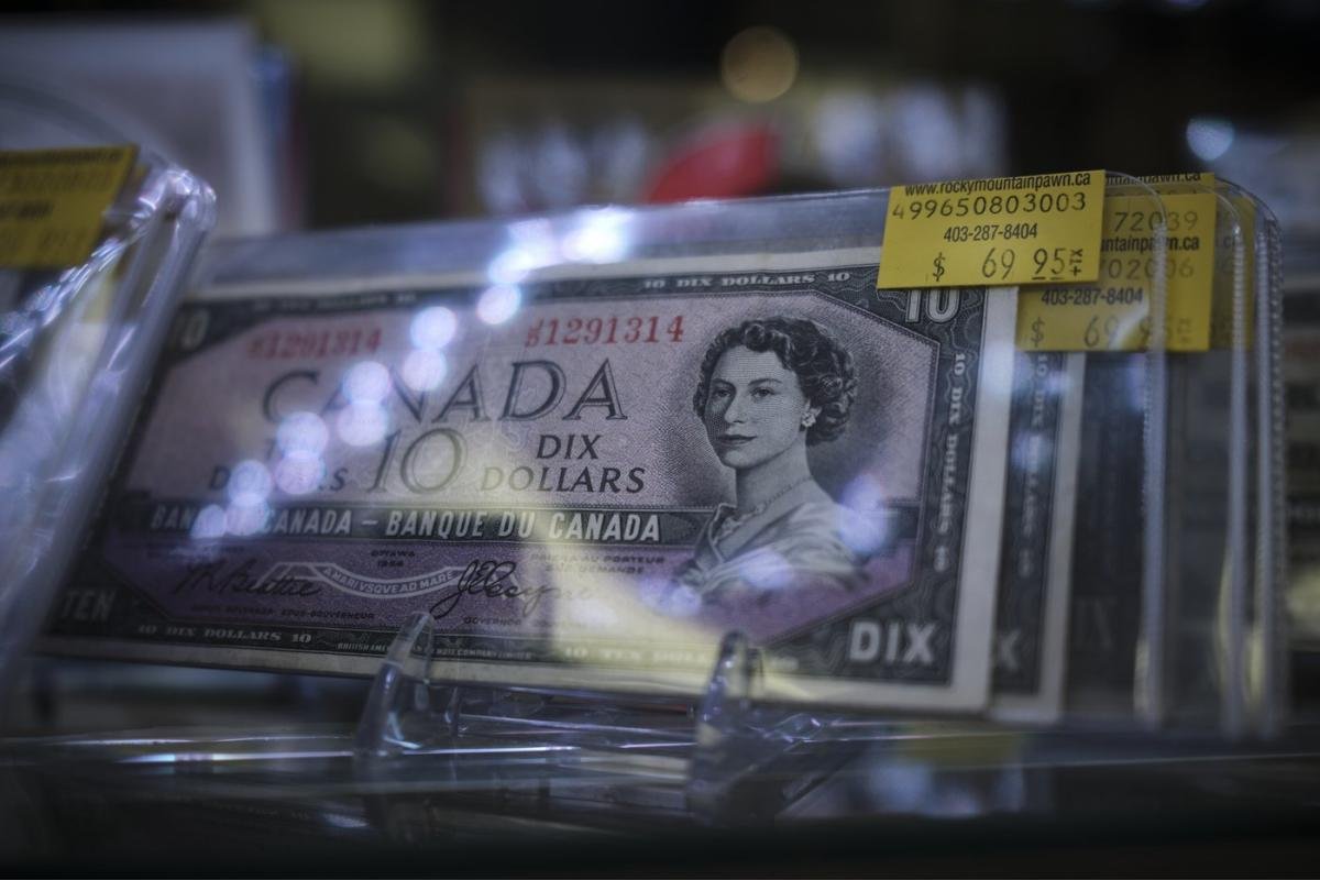 s&p/tsx-composite-down-more-than-100-points,-us.-stock-markets-also-lower