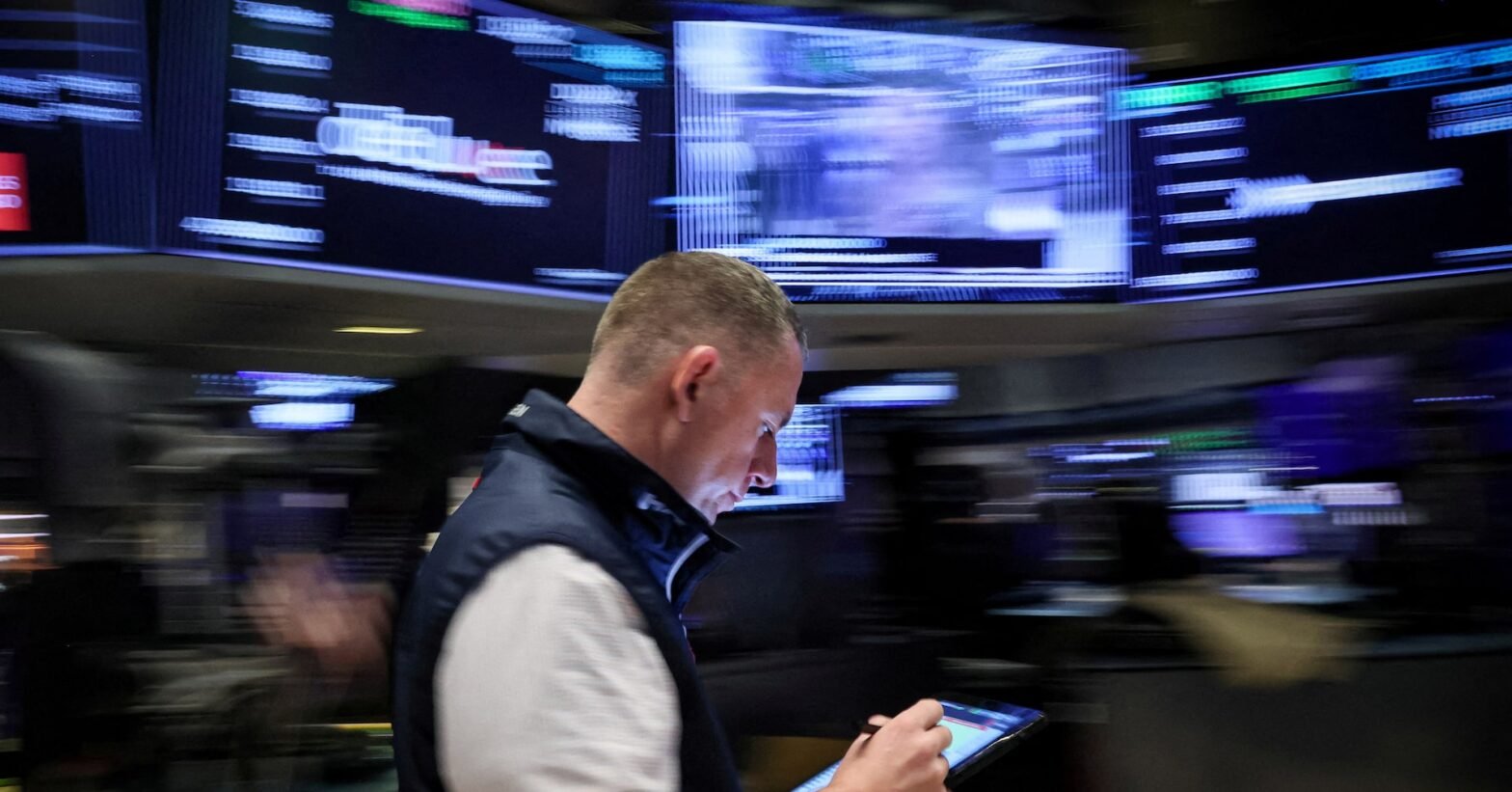 futures-steady-after-s&p-extends-winning-run;-fed-cues-awaited