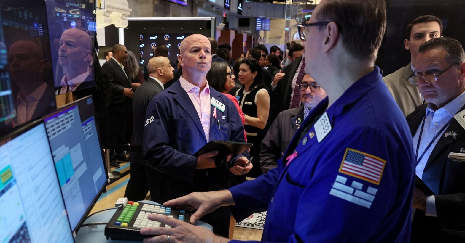 futures-stall-in-lead-up-to-payrolls-revisions,-fed-minutes