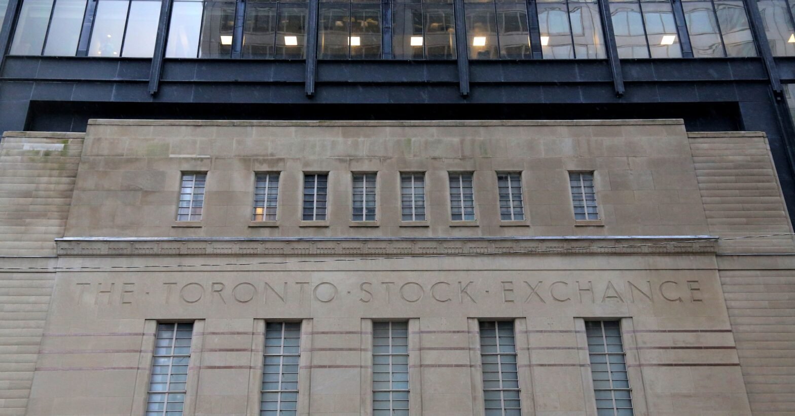 tsx-futures-muted-as-losses-in-gold-offset-us-rate-cut-hopes