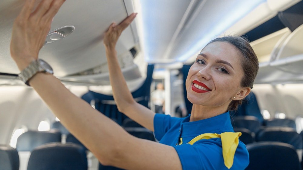 flight-attendant-hasn’t-paid-rent-for-10-years,-tax-free-salary-helps-her-live-‘dream-life’