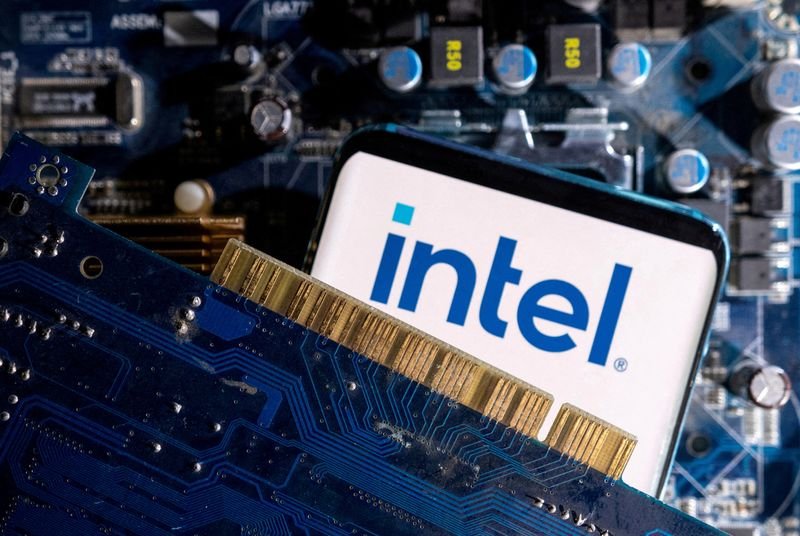 exclusive-intel-board-member-quit-after-differences-over-chipmaker’s-revival-plan