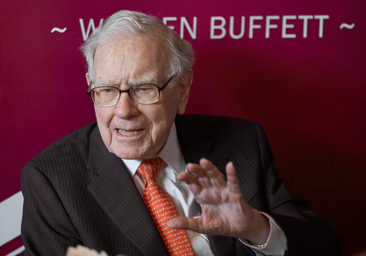 warren-buffett’s-firm-sells-another-$1-billion-of-bank-of-america-stock-but-still-holds-almost-12%