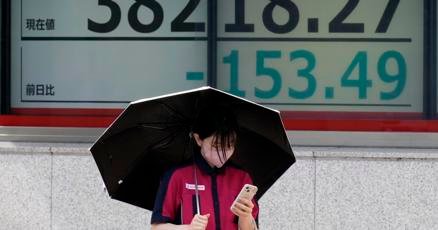 stock-market-today:-wall-street-rises-as-market-focus-turns-to-strength-of-the-us-economy