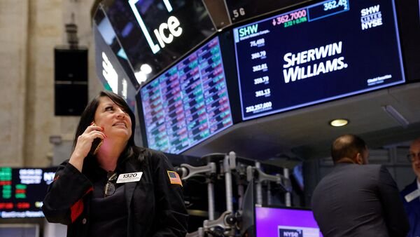 wall-street-today:-us-stocks-surge-after-july-inflation-data