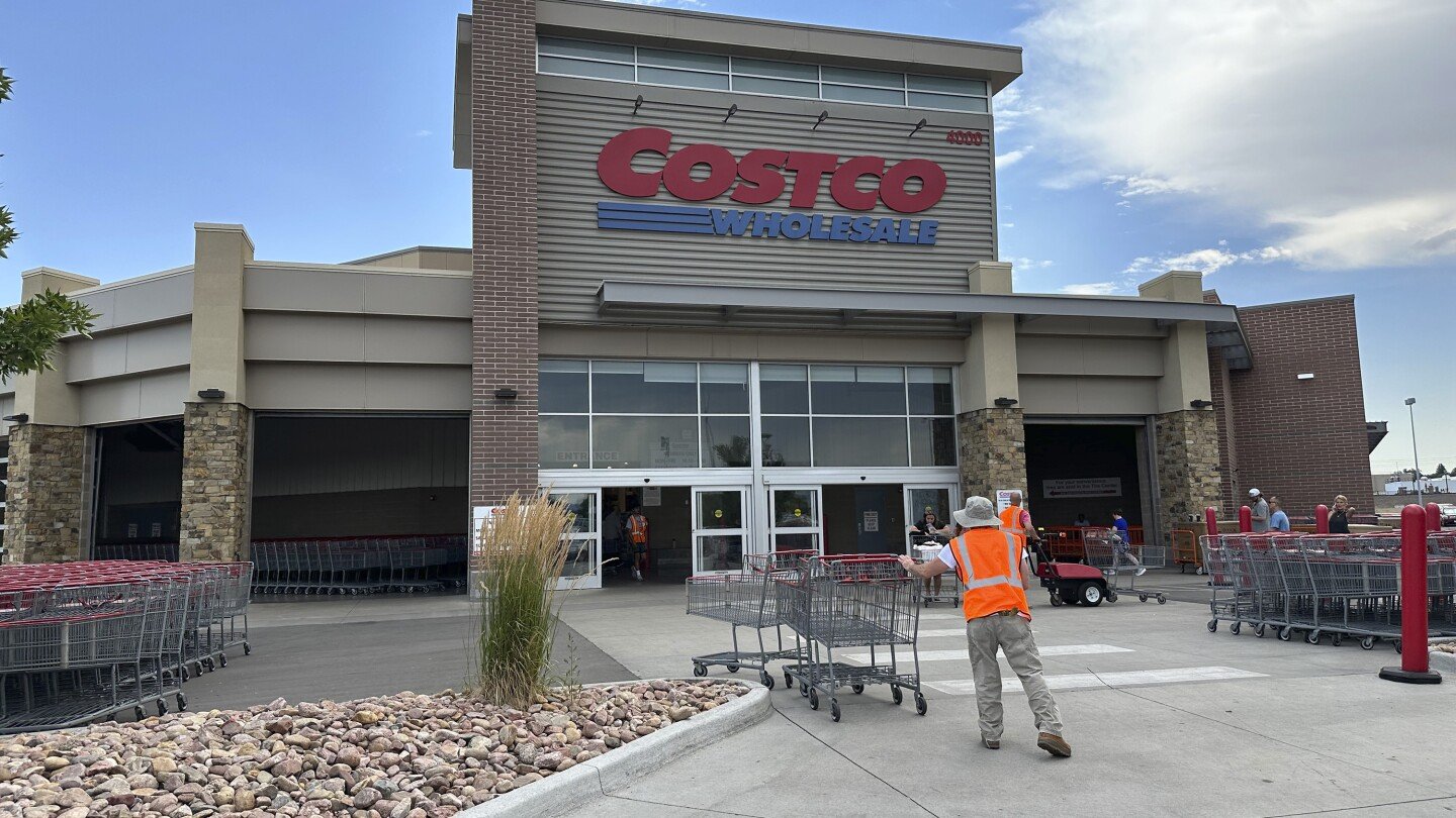 most-major-retailers-and-grocers-will-be-open-on-labor-day.-costco-and-your-bank-will-be-closed