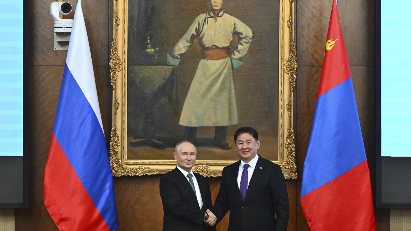 russian-leader-putin-visits-mongolia,-defying-an-international-warrant-for-his-arrest