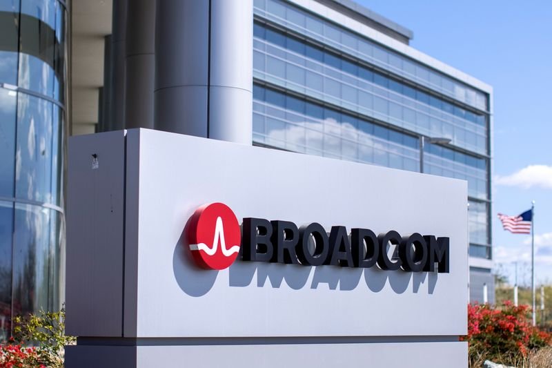 broadcom-beats-third-quarter-revenue-estimates