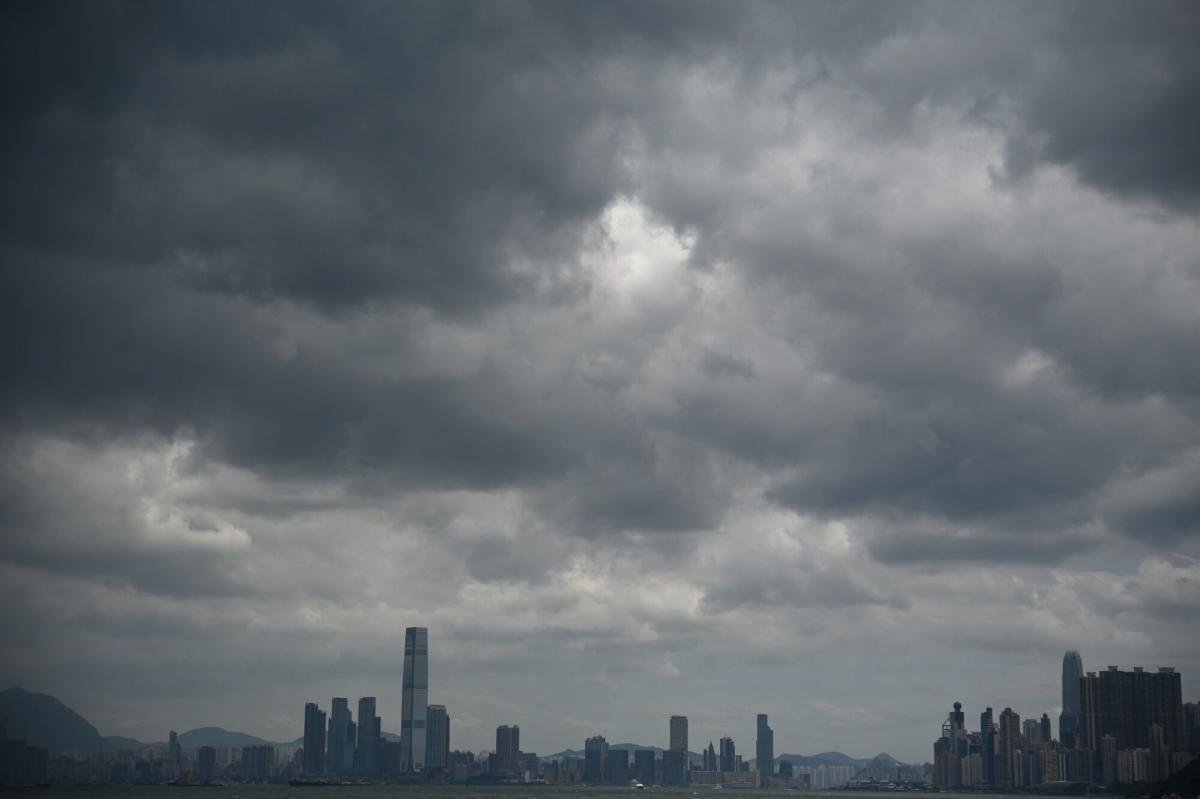 super-typhoon-set-to-halt-hong-kong-stock-trading-friday-morning