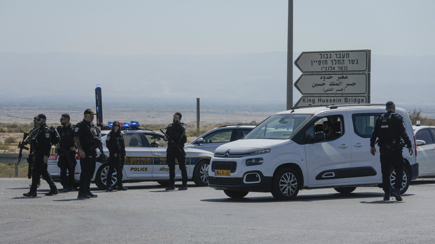israeli-medics-say-2-people-were-shot-and-wounded-at-the-west-bank-jordan-border-crossing