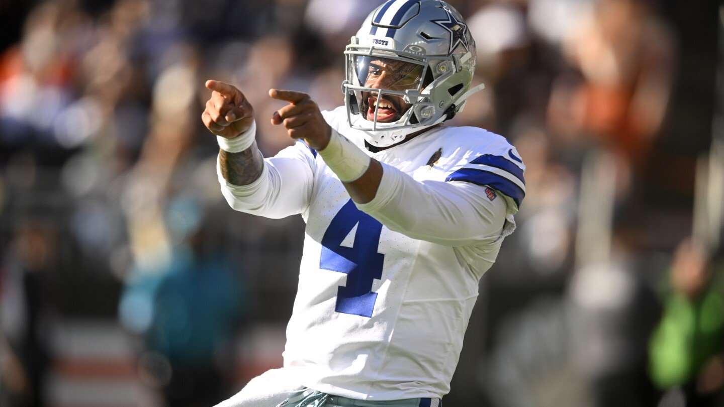 dak-prescott-leads-cowboys-to-33-17-romp-over-browns-in-opener-after-getting-new-4-year-contract