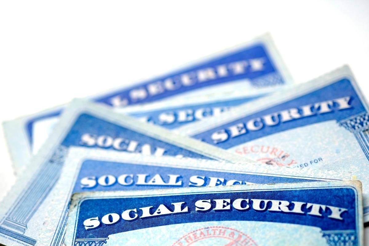 here’s-the-average-age-americans-claim-social-security-and-the-monthly-benefit-they-receive