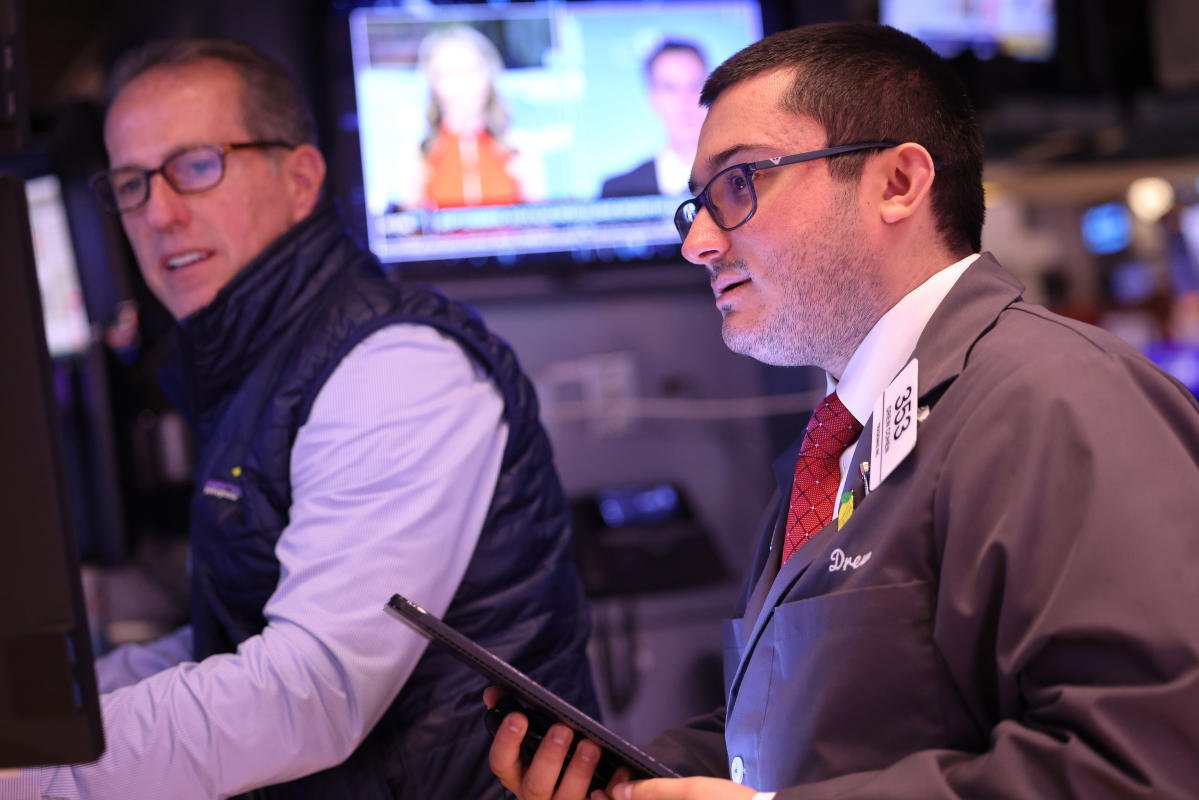 stock-market-today:-stocks-fall-in-whipsaw-trading-action-as-inflation-report-looms