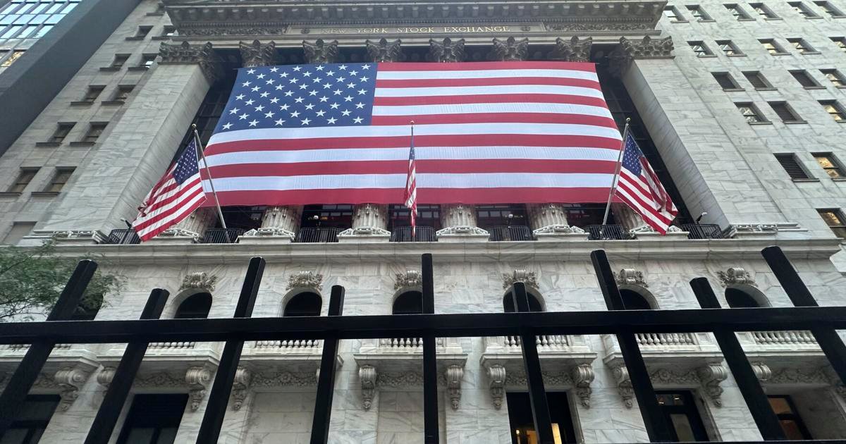 stock-market-today:-wall-street-loses-ground-as-sharp-swings-continue